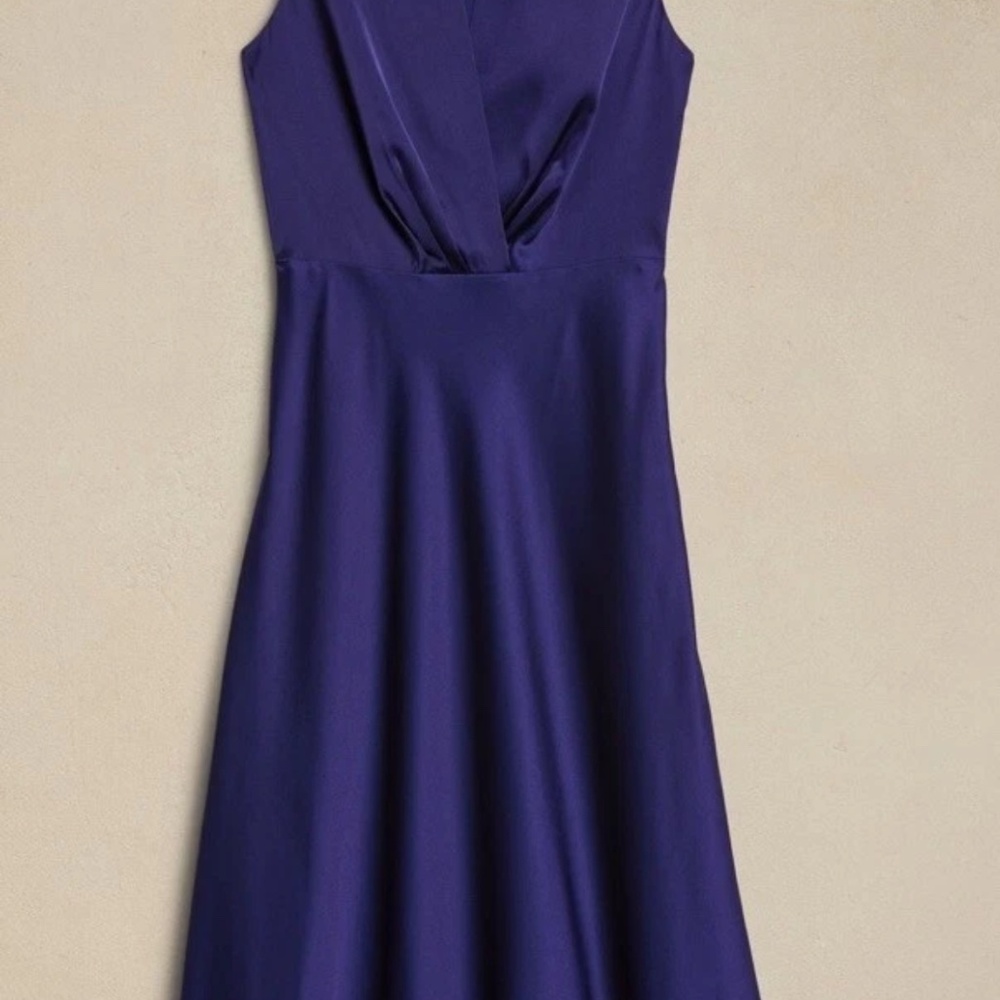 Banana Republic Factory Satin V-neck Knee Length Dress Size 2 RT $140! NWT